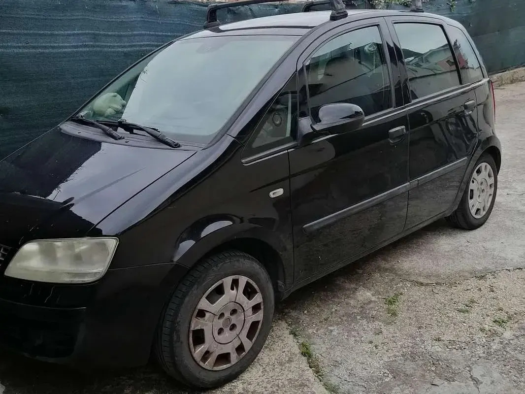 Usata Fiat Idea 77 CV (56 kW) 2010 Nero Monovolume
