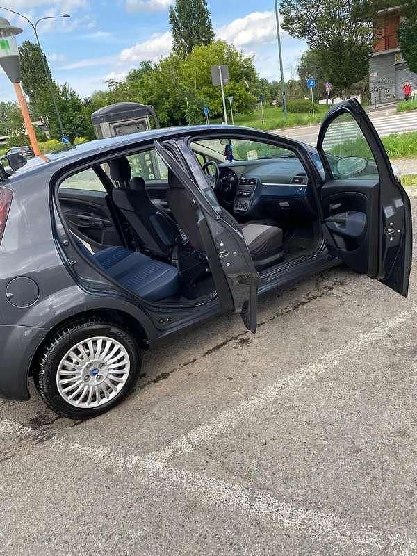 Usata Fiat Grande Punto 77 CV (56 kW) 2007 Utilitaria