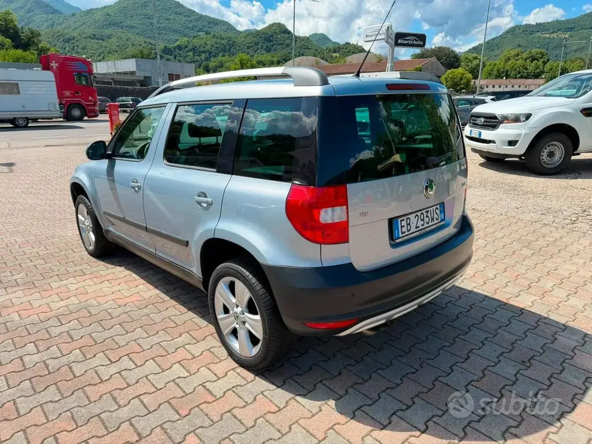 Usata Skoda Yeti Adventure 110 CV (80 kW) 2010 Blu SUV