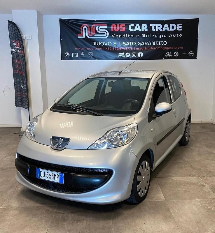 Usata Peugeot 107 68 CV (50 kW) 2008 Argento Utilitaria