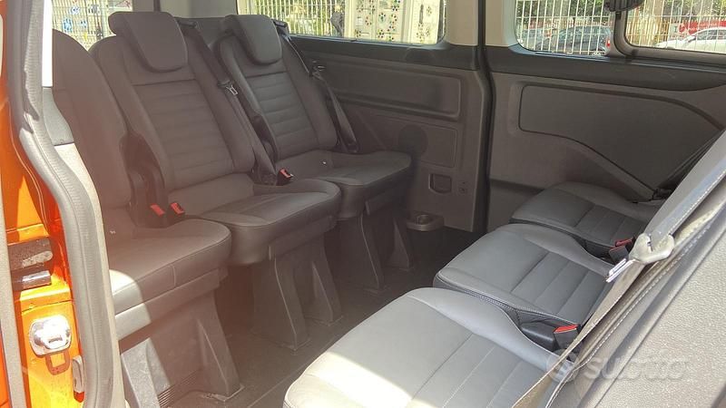 Usata Ford Tourneo 150 CV (110 kW) 2022 Berlina