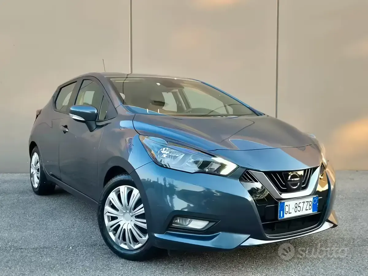 Usata Nissan Micra Acenta 92 CV (67 kW) 2022 Grigio Utilitaria