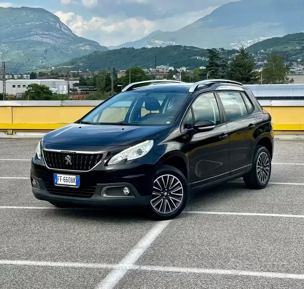 Usata Peugeot 2008 Active 75 CV (55 kW) 2016 Nero SUV