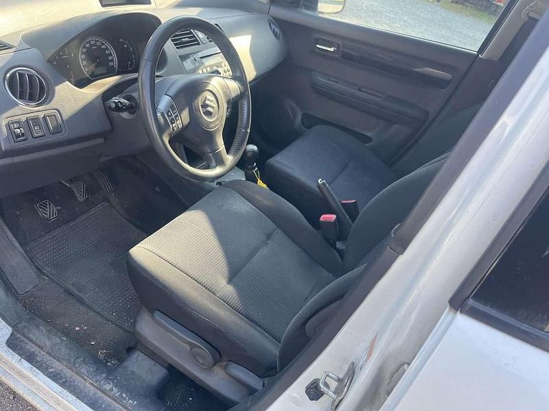 Usata Suzuki Swift GL 91 CV (66 kW) 2010 Other Utilitaria