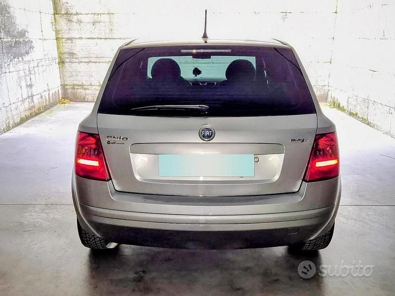 Usata Fiat Stilo Dynamic 120 CV (88 kW) 2006 Grigio Berlina