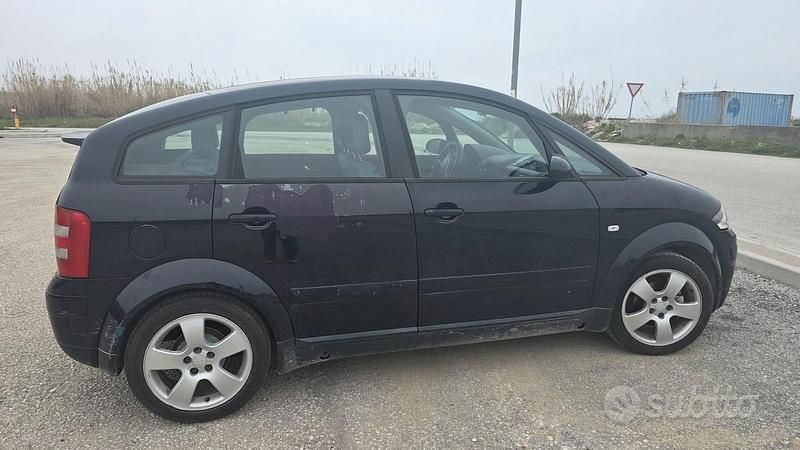 Gebraucht Audi A2 75 PS (55 kW) 2002 Blau Kleinwagen