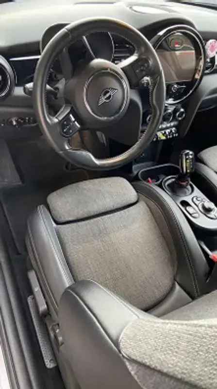 Usata Mini Cooper SE Classic 75 kW (102 CV) 2021 Grigio Utilitaria