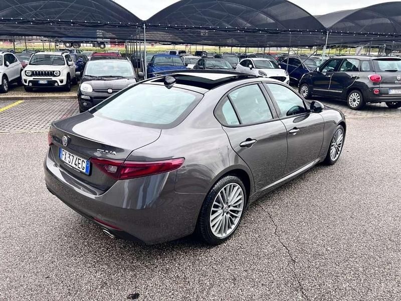 Usata Alfa Romeo Giulia Executive 190 CV (139 kW) 2019 Grigio scuro Berlina