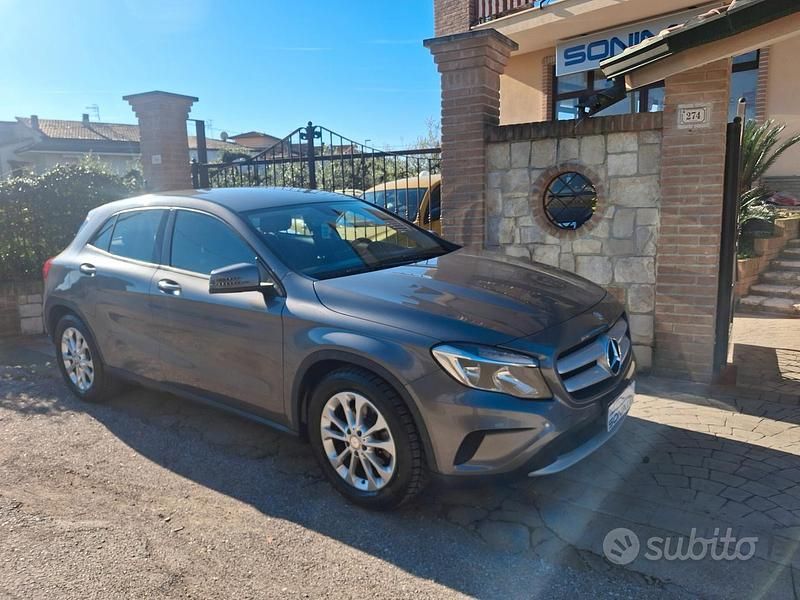 Usata Mercedes GLA180 Executive 109 CV (80 kW) 2015 Grigio SUV