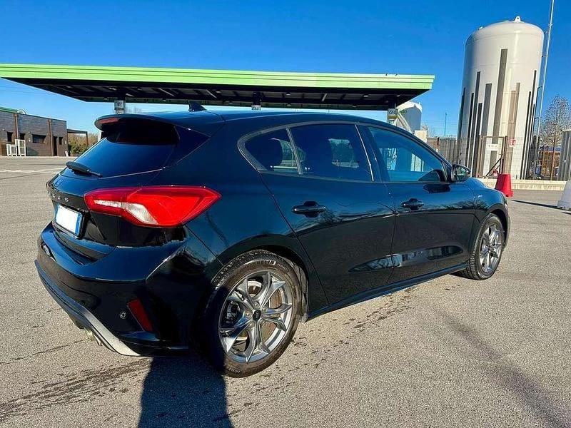Usata Ford Focus ST-Line 120 CV (88 kW) 2021 Nero Berlina