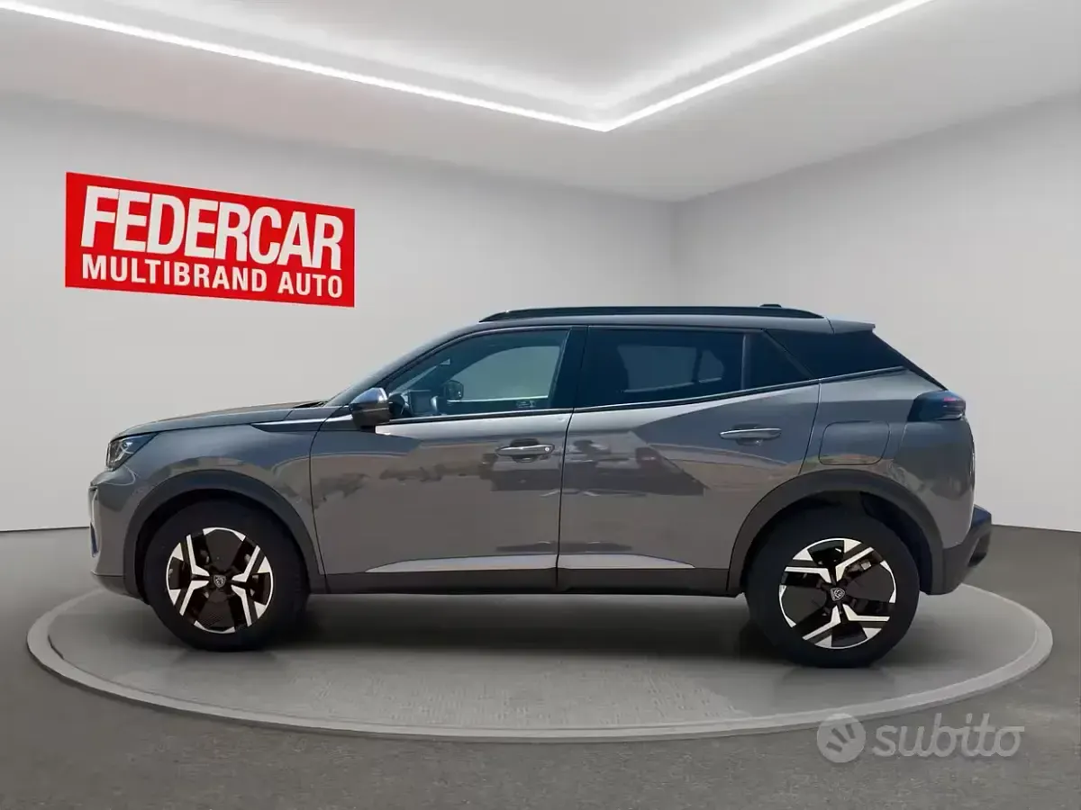 Usata Peugeot 2008 Allure 100 CV (73 kW) 2024 Grigio SUV