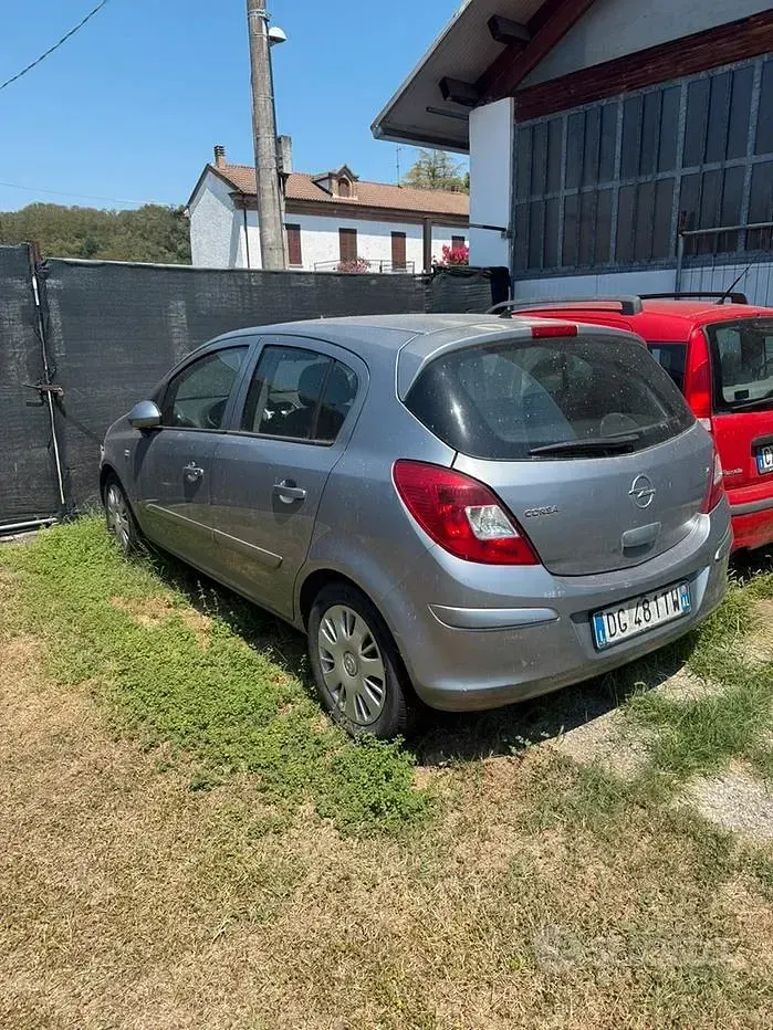 Usata Opel Corsa 90 CV (66 kW) 2007 Grigio Utilitaria