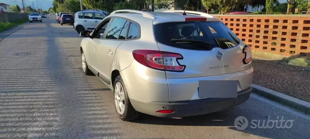 Usata Renault Mégane GrandTour 110 CV (80 kW) 2013 Grigio Station wagon
