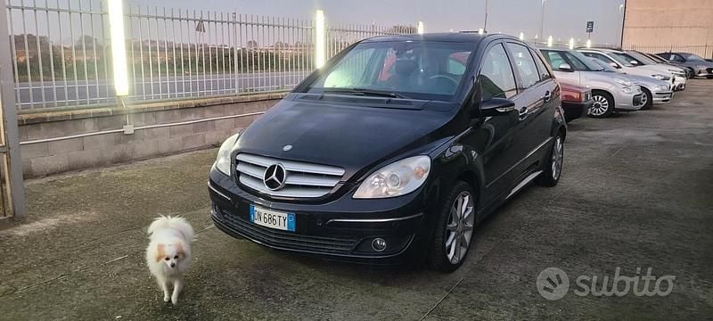 Usata Mercedes B180 109 CV (80 kW) 2007 Nero Monovolume