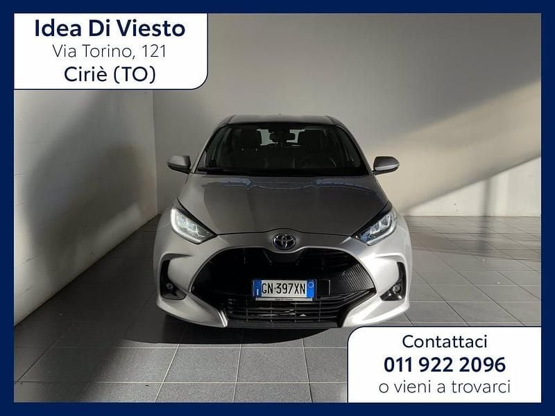 Usata Toyota Yaris Hybrid Trend 116 CV (85 kW) 2023 Argento met Utilitaria