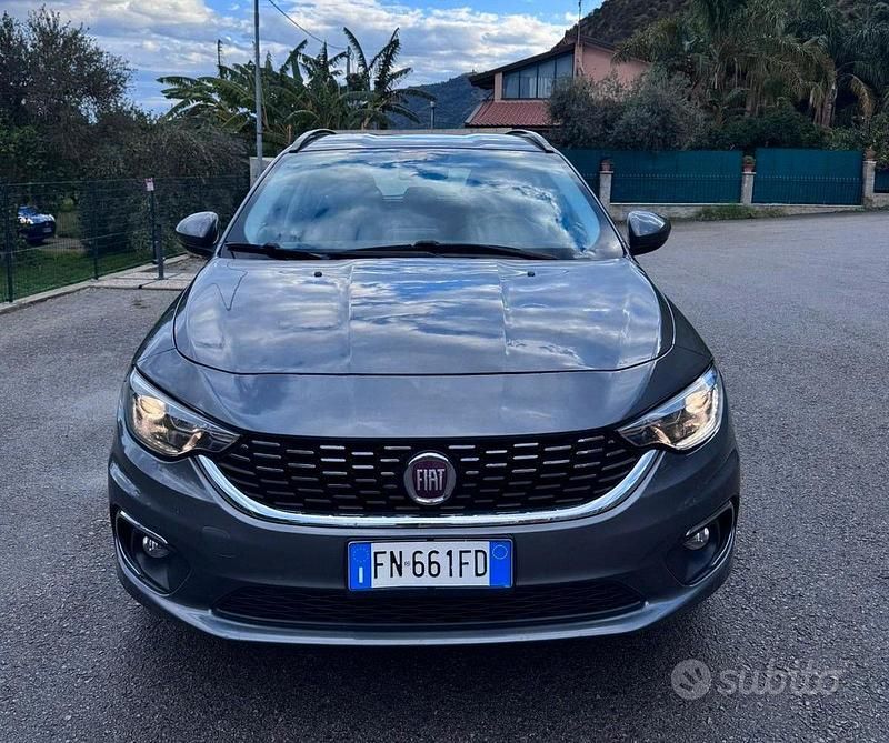 Usata Fiat Tipo Lounge 120 CV (88 kW) 2017 Grigio Station wagon
