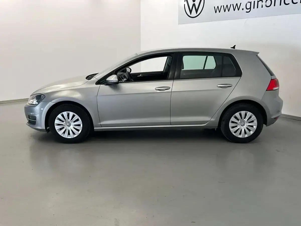 Usata VW Golf VII Trendline 86 CV (63 kW) 2016 Argento Utilitaria