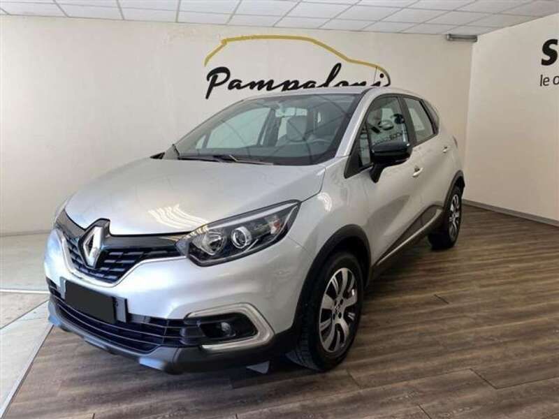 Usata Renault Captur Zen 90 CV (66 kW) 2018 Grigio SUV