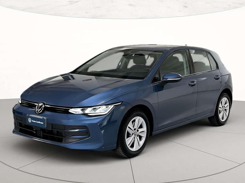 Usata VW Golf VIII Life 116 CV (85 kW) 2025 Anemone blue metallizzato Berlina