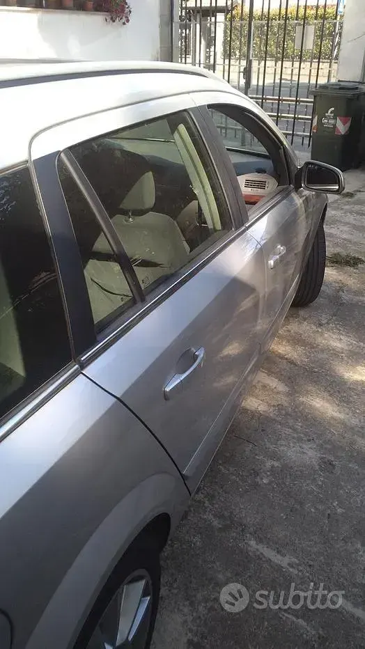 Usata Opel Astra 105 CV (77 kW) 2005 Grigio Station wagon