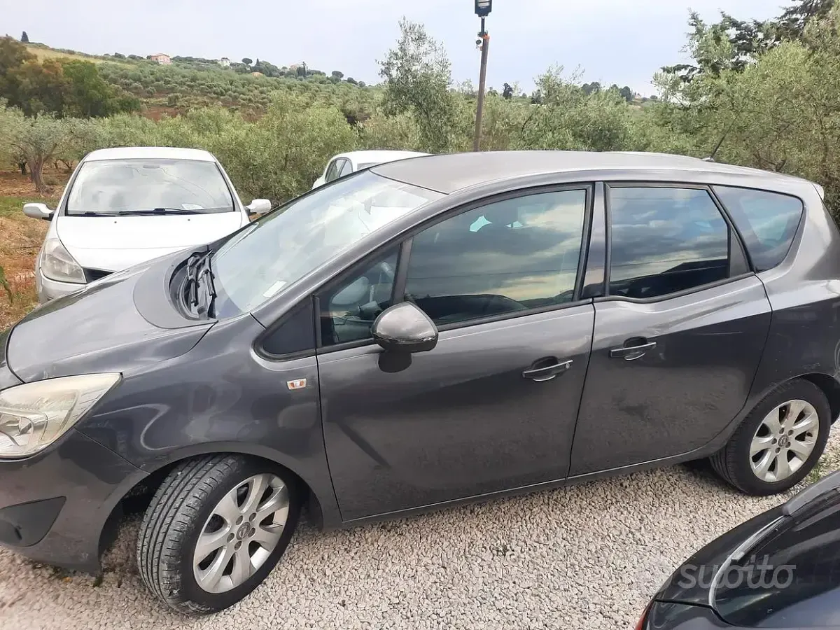 Usata VW Polo 69 CV (50 kW) 2008 Grigio Utilitaria