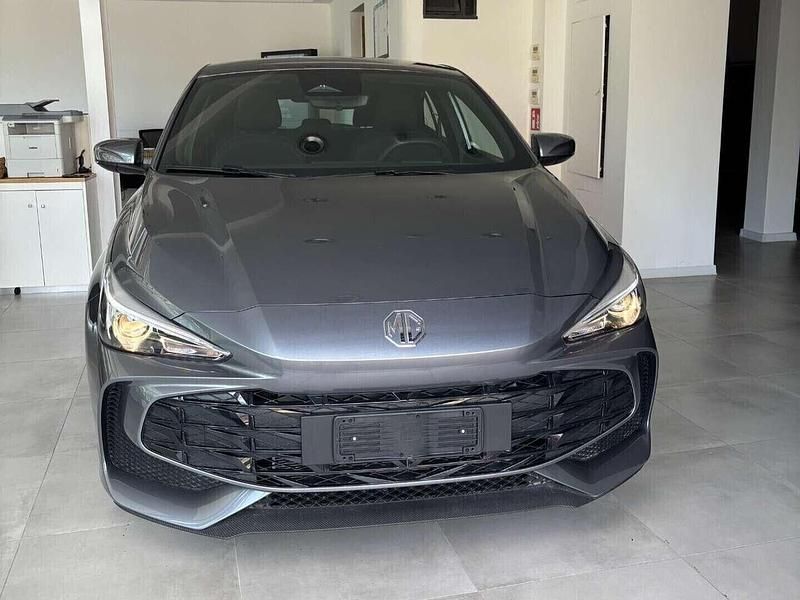 Grigio Nuova 2025 MG MG3 Due volumi | 17.900 € (Buon prezzo) - Immagine 1/3