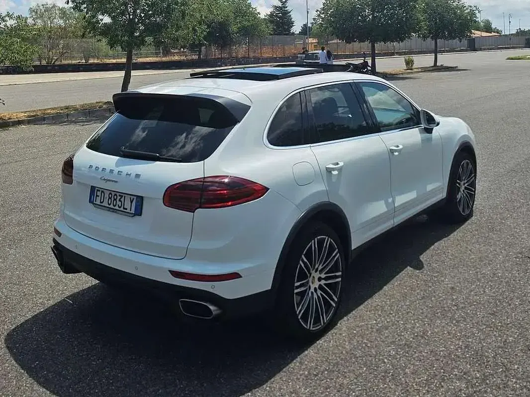 Usata Porsche Cayenne 250 CV (183 kW) 2016 Bianco SUV