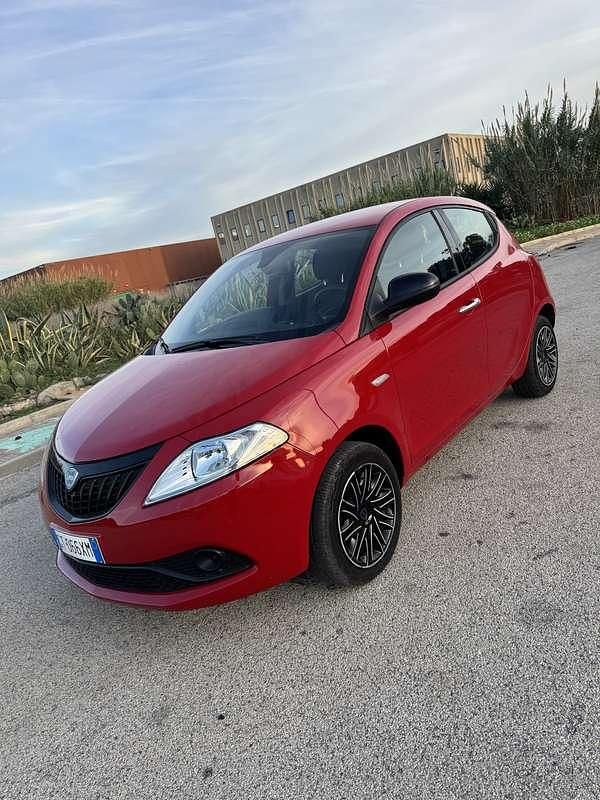 Usata Lancia Ypsilon S 69 CV (50 kW) 2024 Rosso Utilitaria