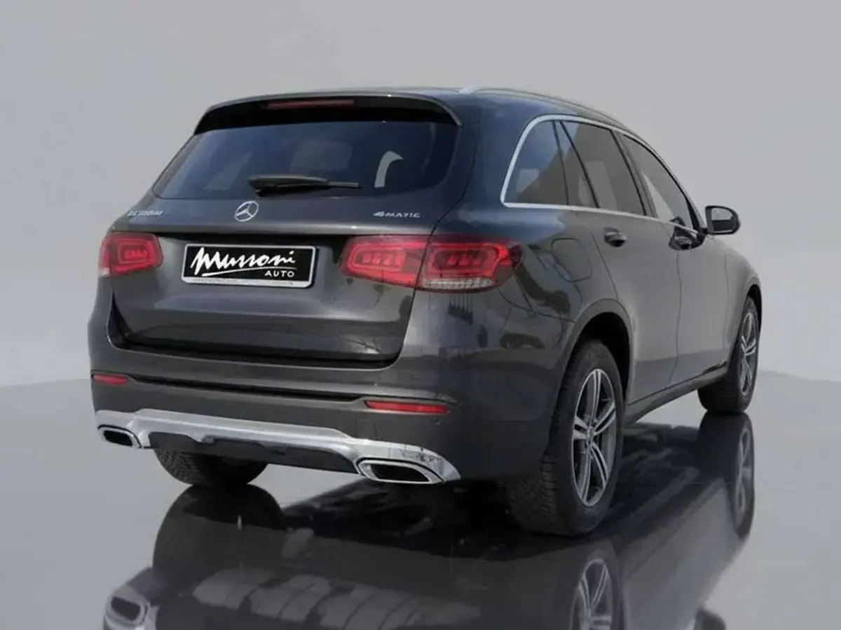 Usata Mercedes GLC220 194 CV (142 kW) 2019 Grigio scuro met SUV