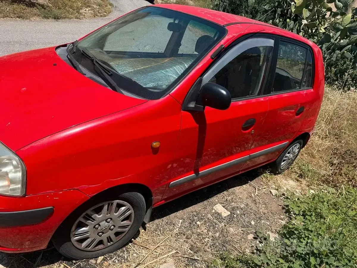 Usata Hyundai Atos 63 CV (46 kW) 2006 Rosso Utilitaria