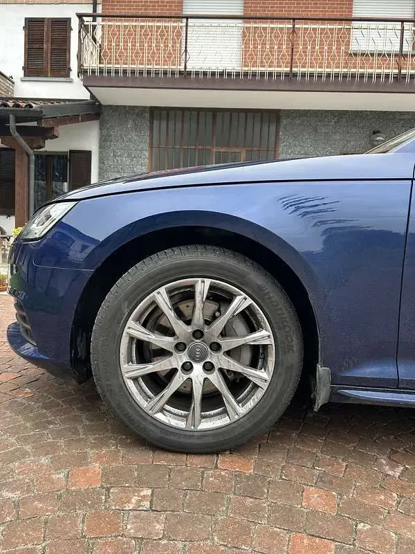 Usata Audi A4 Business 190 CV (139 kW) 2017 Blu/azzurro Station wagon