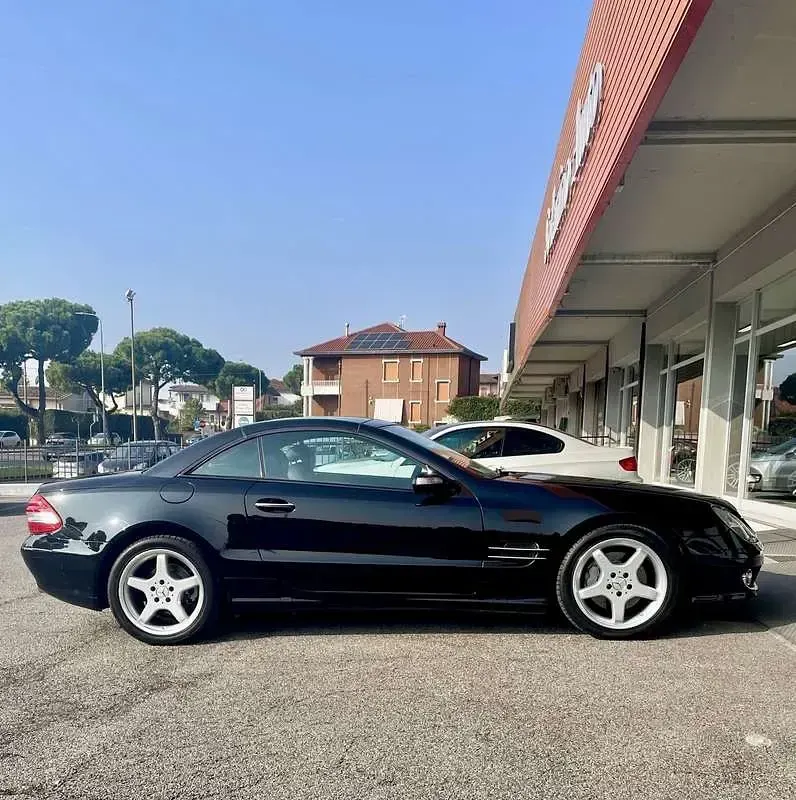 Usata Mercedes SL350 272 CV (200 kW) 2007 Nero Cabrio