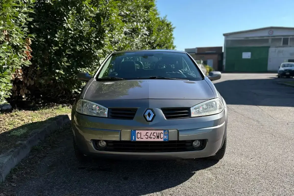 Usata Renault Mégane Cabriolet 135 CV (99 kW) 2004 Grigio Cabrio