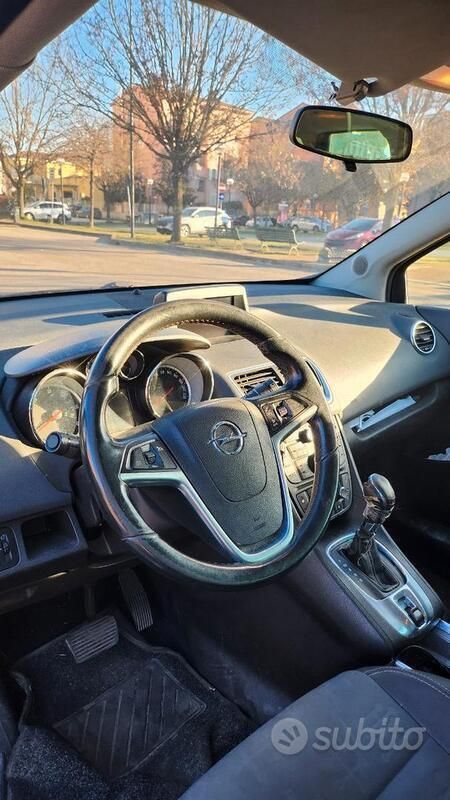 Usata Opel Meriva 2011 Grigio Monovolume