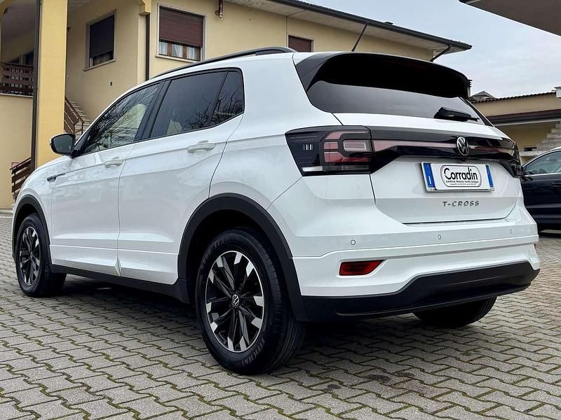 Usata VW T-Cross Sportline 110 CV (80 kW) 2023 Bianco pastello SUV