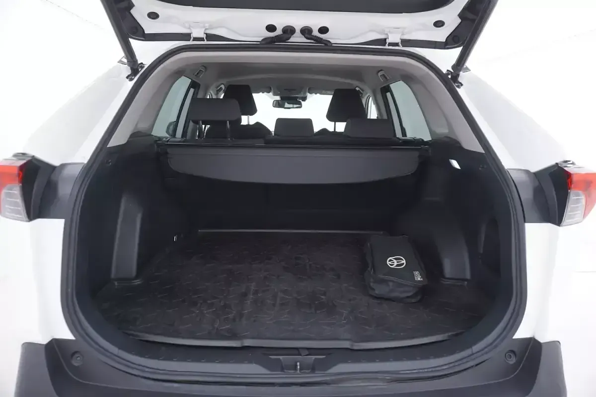 Usata Toyota RAV4 Hybrid 218 CV (160 kW) 2022 Biancobianco SUV