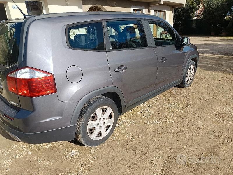 Usata Chevrolet Orlando 131 CV (96 kW) 2011 Grigio Monovolume