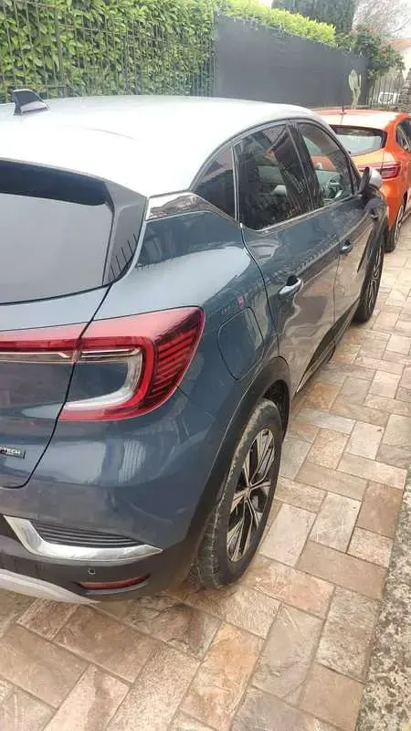 Usata Renault Captur Techno 94 CV (69 kW) 2023 Blu/azzurro SUV