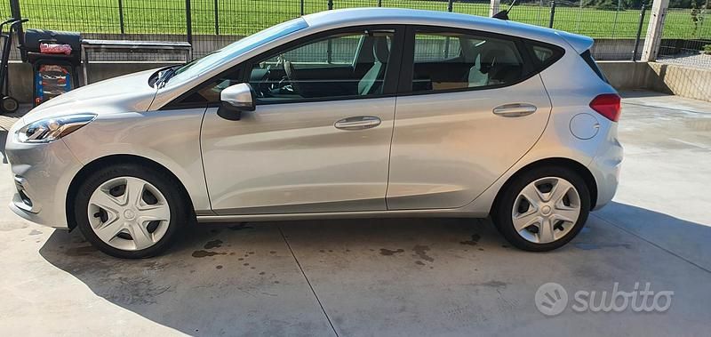 Usata Ford Fiesta 75 CV (55 kW) 2020 Grigio Utilitaria