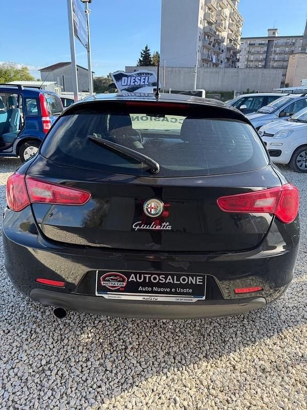 Usata Alfa Romeo Giulietta Distinctive 105 CV (77 kW) 2012 Nero Berlina