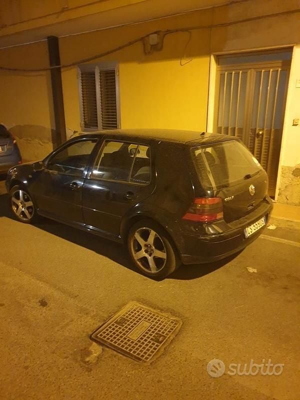 Usata VW Golf IV 101 CV (74 kW) 2001 Utilitaria