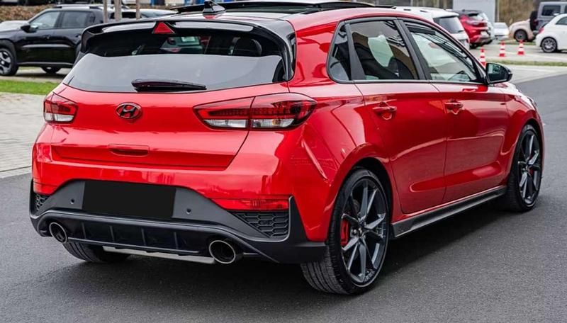 Usata Hyundai i30 N Performance 280 CV (205 kW) 2023 Rosso pastello Berlina