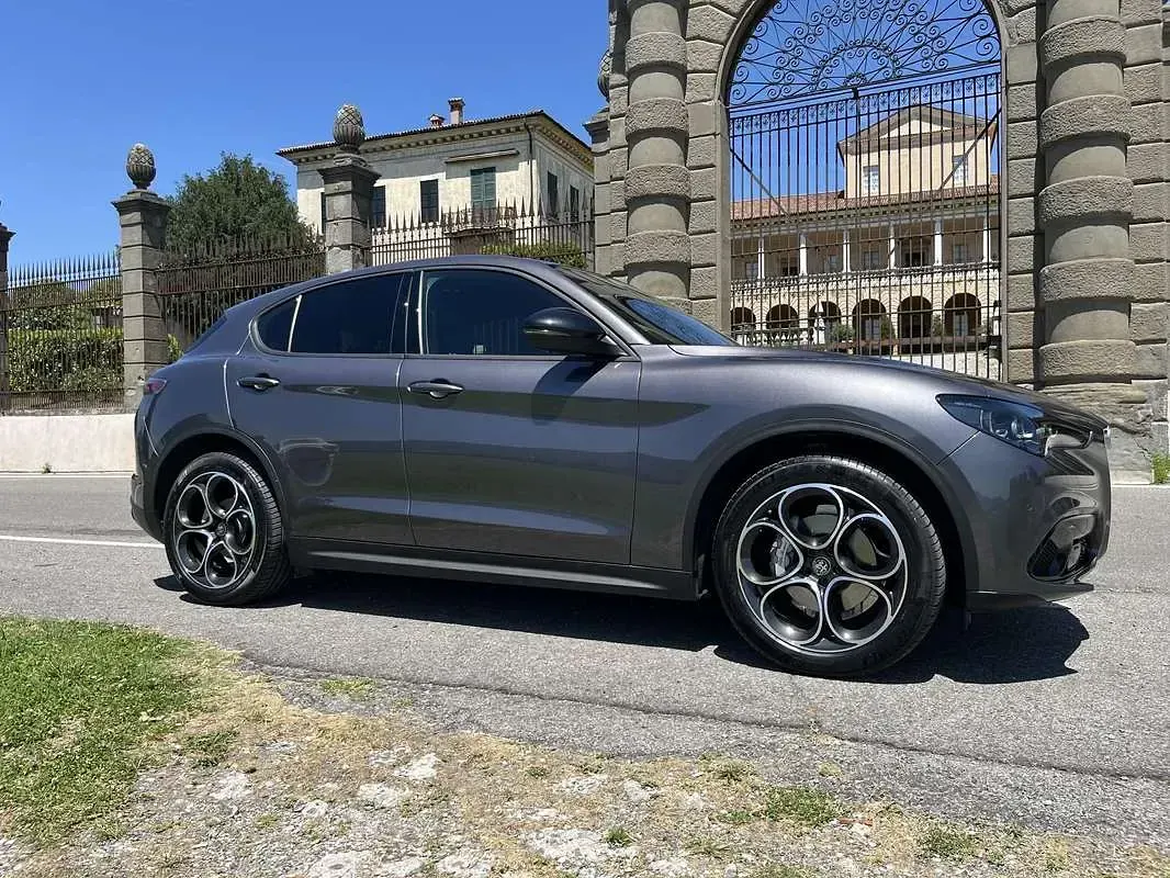Usata Alfa Romeo Stelvio 160 CV (117 kW) 2025 SUV