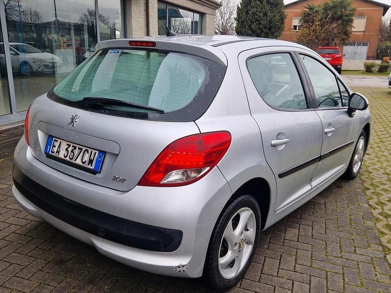 Usata Peugeot 207 73 CV (53 kW) 2010 Grigio Berlina