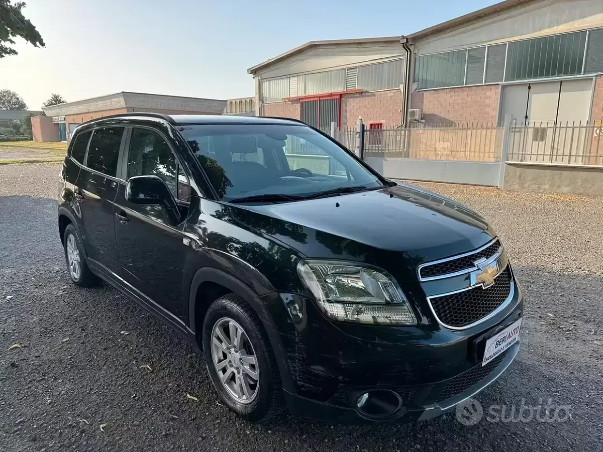 Usata Chevrolet Orlando 141 CV (103 kW) 2011 Nero Monovolume