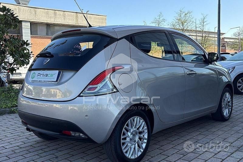 Usata Lancia Ypsilon Gold 69 CV (50 kW) 2015 Giallo Utilitaria
