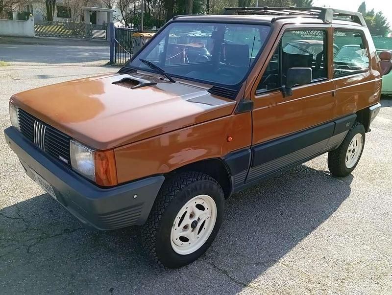 Usata Fiat Panda 4x4 45 CV (33 kW) 1985 Marrone Utilitaria