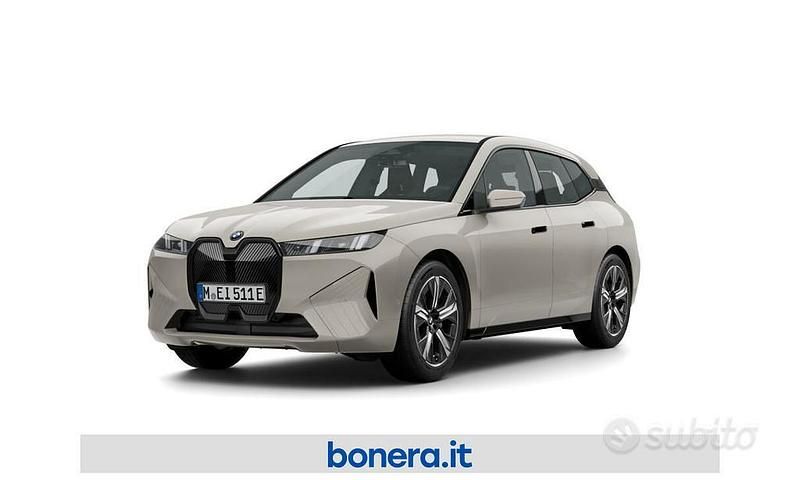 Nuova BMW iX 300 kW (408 CV) 2025 Grigio SUV