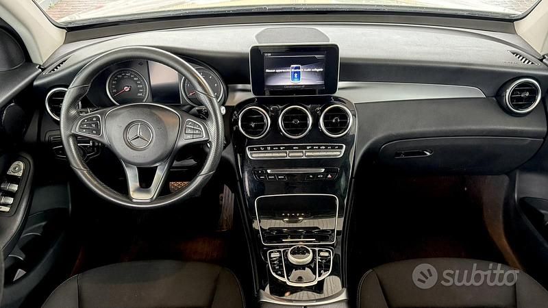 Usata Mercedes GLC220 170 CV (125 kW) 2018 Bianco Station wagon