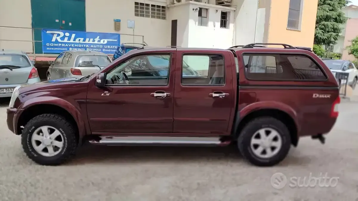 Usata Isuzu D-Max 131 CV (96 kW) 2006 Marrone SUV